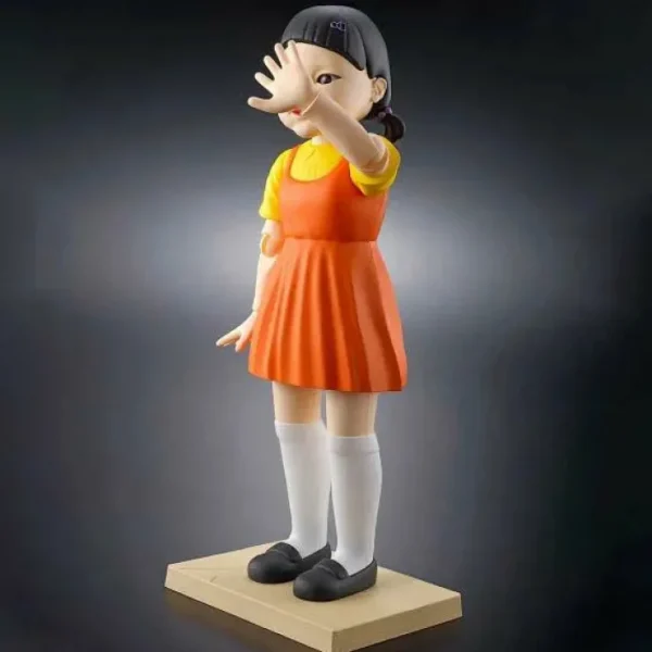 Squid Game - Young-Hee Doll - Action Figure